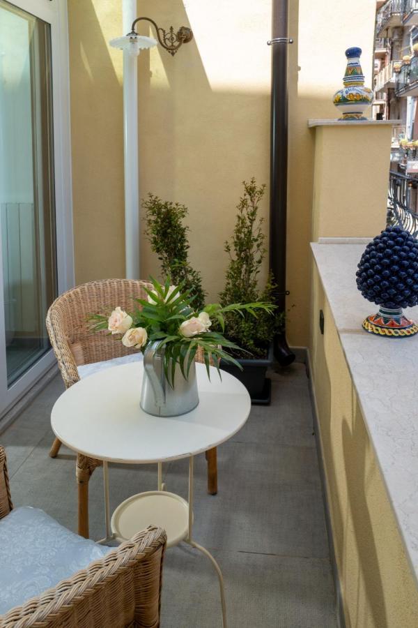 29 Center * Taormina